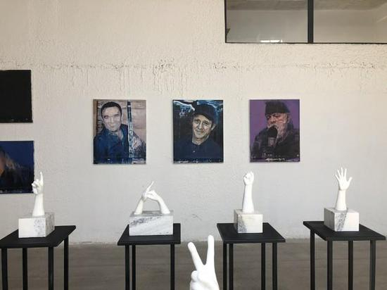 12幅当代音乐家肖像在何汶玦工作室展览现场