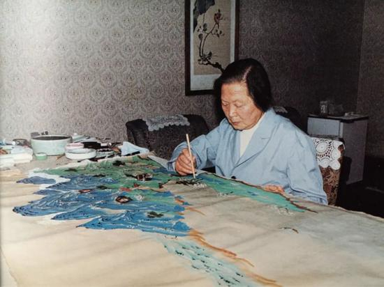 潘素作画