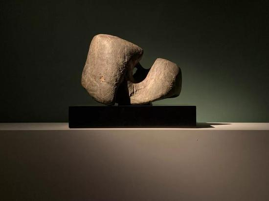 《八风吹不动》 灵璧石 60×23×43cm 佘文涛