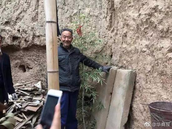 村民集体捐赠19件文物 称出卖文物就是出卖祖先_手机新浪网