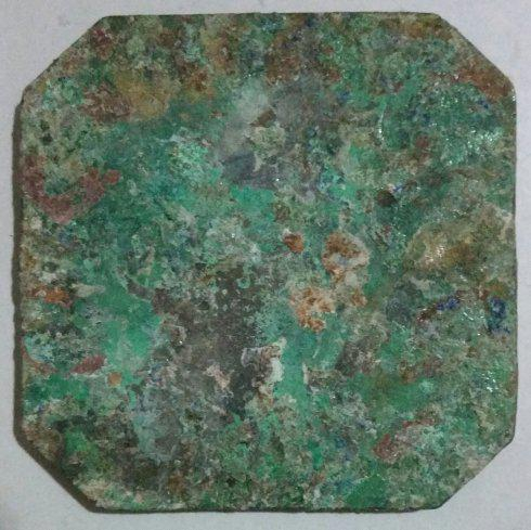 东汉《五铢》钱模，铜质，形状是边长9.5厘米正方形，重302克。