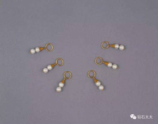 金环镶东珠耳饰&nbsp; 清，故宫博物院藏品