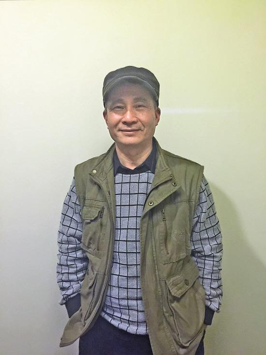 钟志源　　（广州雕塑院原书记、副院长，国家一级美术师，广东省艺术专业资格评审委员会委员）