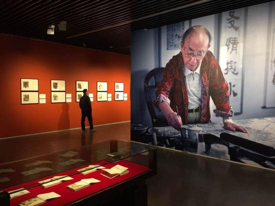 贺友直去世的第7天，《方寸回眸·贺友直画故事·馆藏捐赠作品陈列展》在中华艺术宫开幕 摄影/孙行之