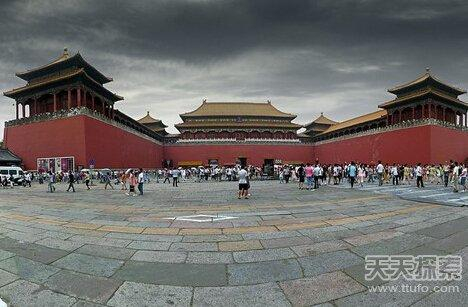 巨石运输的例子说明当时陆地运输技术并不比航海技术逊色