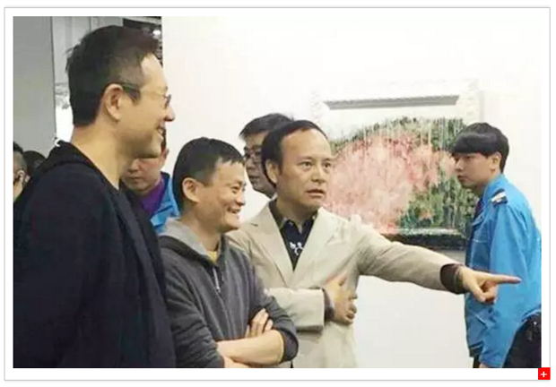 马云在香港巴塞尔艺术展上 