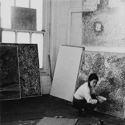 草间弥生，[1929--]日本艺术家和作家。