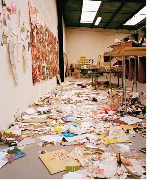 托马斯·赫塞豪恩（1957-）是一个瑞士艺术家。在巴黎的工作室。