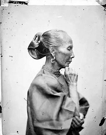  　　 当时的劳动女性