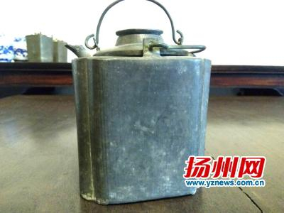 “四方形”锡制酒壶