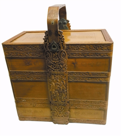 　　本次展出的珍贵竹篮之一。记者吴震宁摄