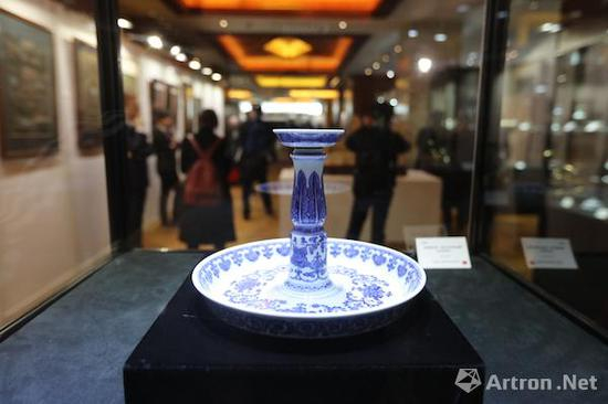嘉德四季第48期拍卖瓷器杂项部分的预展现场