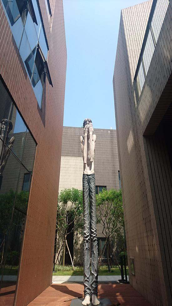 《无灯的浴室镜子》王坤昭