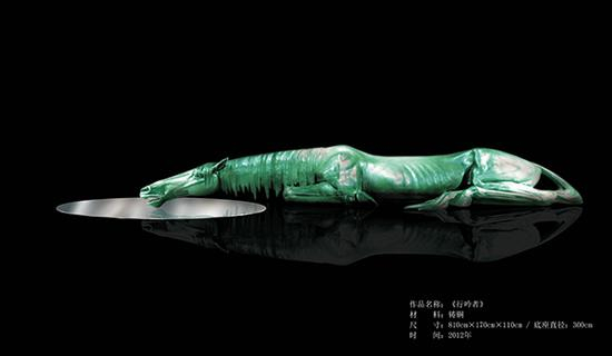 《行吟者》 邱启敬 铸铜 810×170×110cm底座直径：300cm 2012