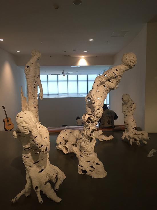 作品名称：方生方死 作 者：詹雪嘉 指导教师：孙胜银、徐飞、秦天