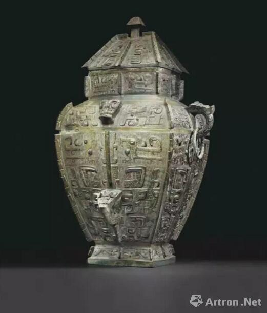 商晚期 &nbsp;青铜饕餮纹方罍