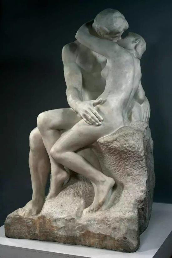 　　奥古斯特·罗丹，《吻》，大理石，1882年，现藏于巴黎罗丹博物馆（Musée Rodin，Paris），图片：巴黎罗丹博物馆