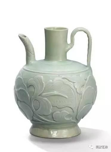 五代 耀州窑青釉刻莲纹水注成交价：937，500港元佳士得香港 2017年春季拍卖会