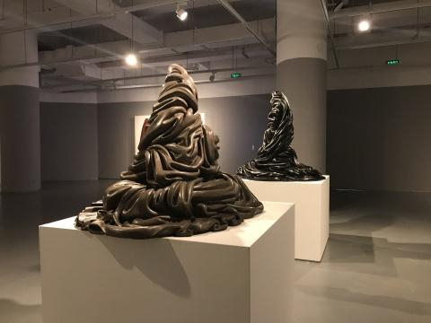 张伟《苍》 120×110×100cm 青铜 2013