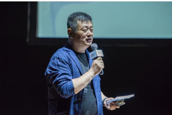 中央美术学院教授、艺术介入联合发起人赵力先生主持论坛