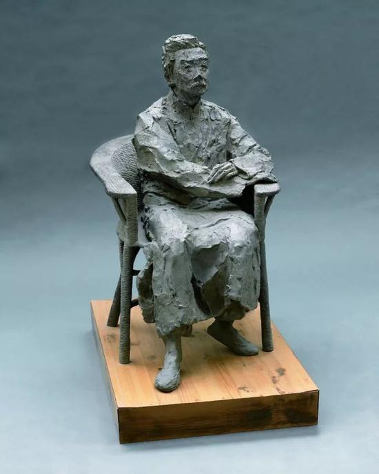 《鲁迅坐像》之二 青铜 70x50x80cm 2007年
