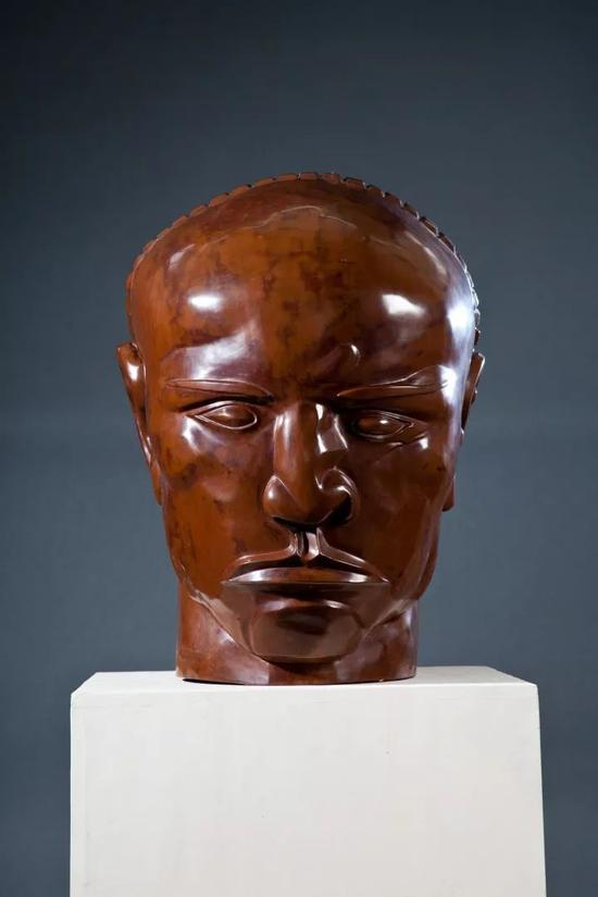 《谭嗣同像》之三 大漆 74x50x55cm 1995年