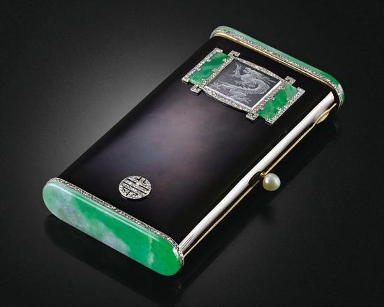 珐琅嵌翡翠钻石“寿”字长方形化妆盒 约1920-1925年 署名：拉克洛什