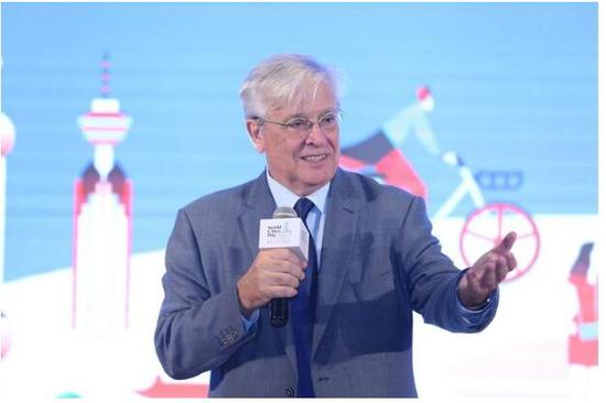 联合国副秘书长兼联合国人居署执行主任华安克洛斯发言