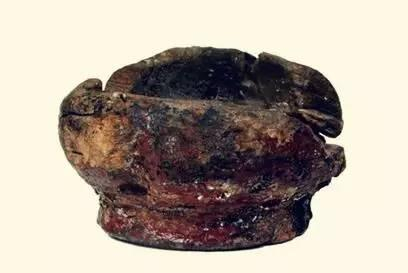 缠藤蔑朱漆筒（河姆渡文化）