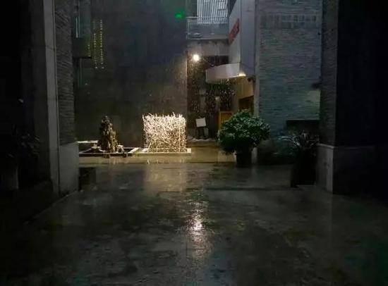 小说 装置 2015年