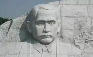 《孙中山纪念雕像》 （局部）