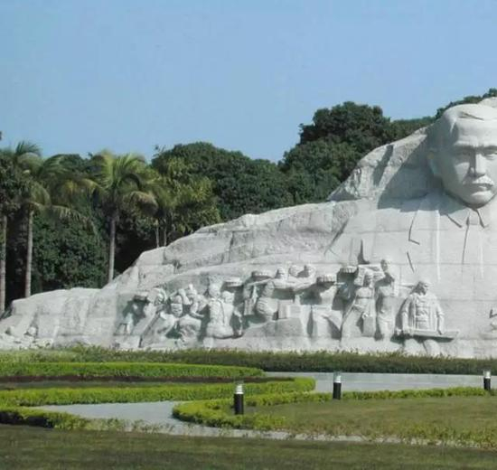 《孙中山纪念雕像》 （局部）