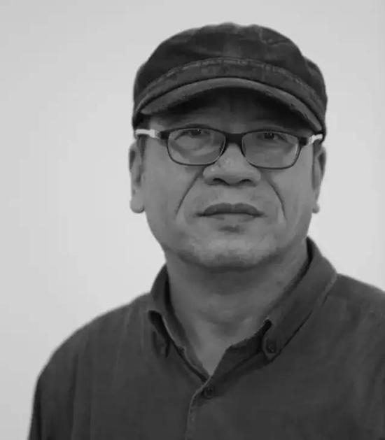 张峻明 著名艺术家 现任职于中央美术学院城市设计学院副教授，教育推广与合作中心副主任；中国美术家协会会员；中国油画学会会员&nbsp; 