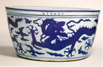 上海博物馆藏 明嘉靖青花龙纹大缸（胡惠春捐赠）