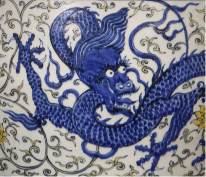 斗彩龙纹大缸 局部特写