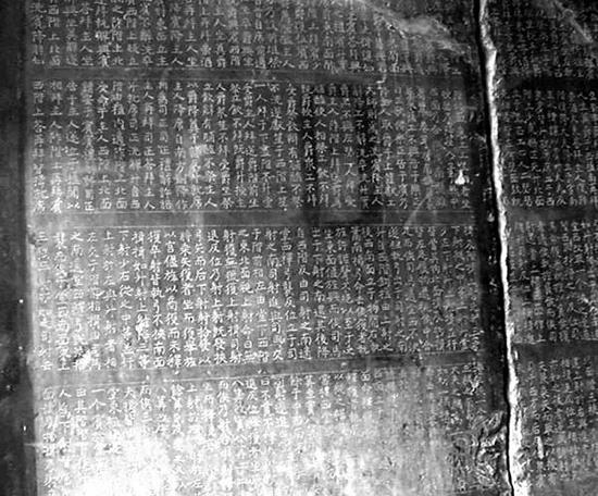《开成石经》石碑间的对应排列或有难度。&nbsp;“西安发布”图