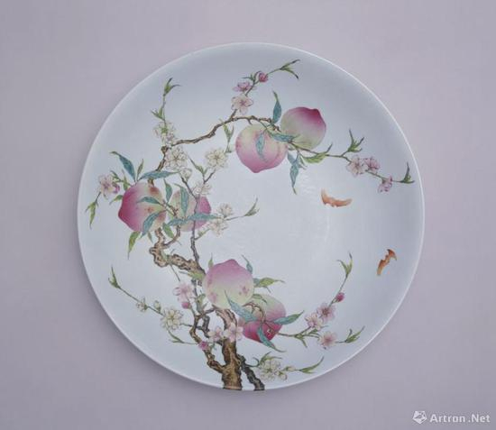 清雍正&nbsp;粉彩过枝桃树纹盘
