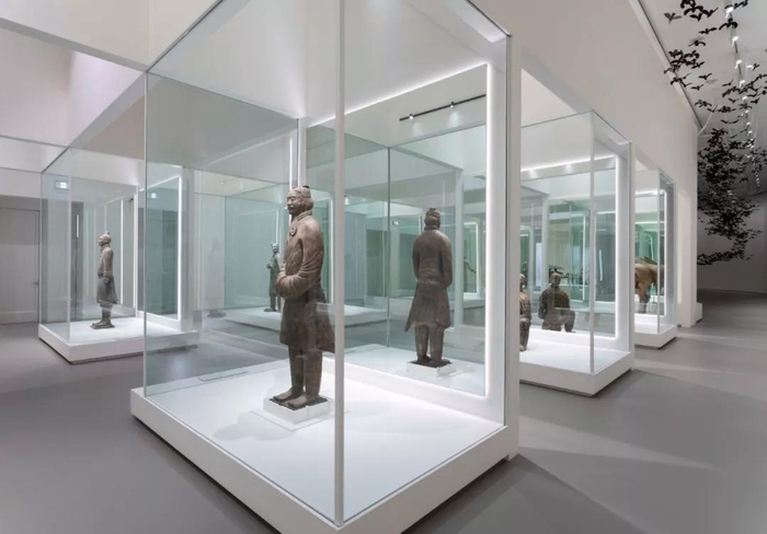 《鸟云》装置，2019，维多利亚州国立美术馆摄影：Tobias Titz