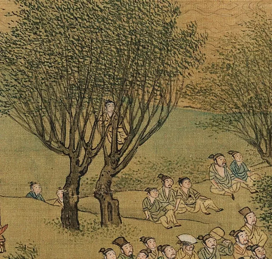 ▲台戏——台下围坐的观众与树上的观众