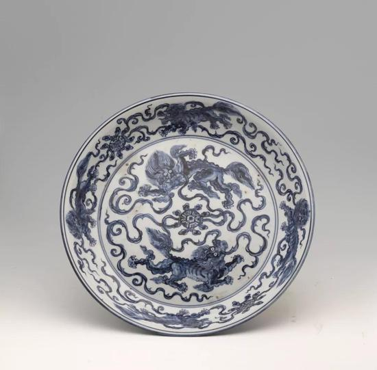 明正统-天顺景德镇窑青花狮球纹大盘&nbsp; 上海博物馆藏