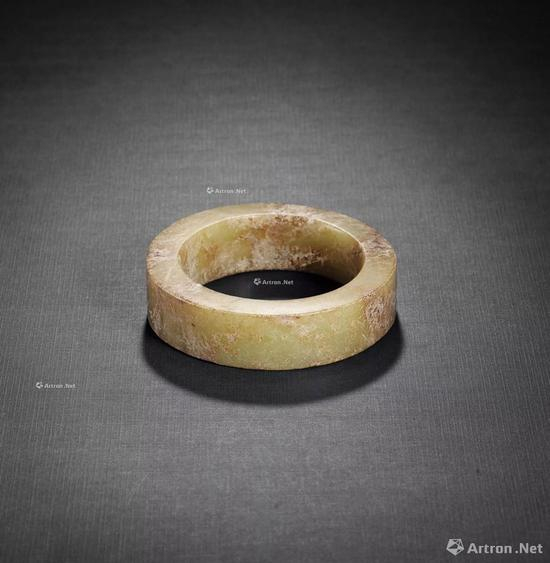 NO.28 新石器时代 褐黄玉镯