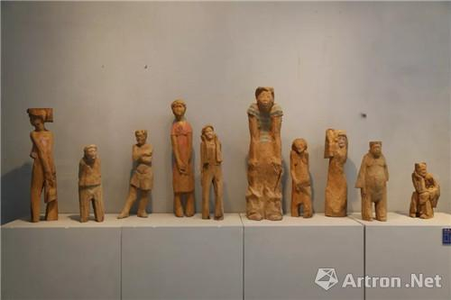 李展 《世界》 榆木、椿木 尺寸可变 中央美术学院 2008年曾竹韶奖