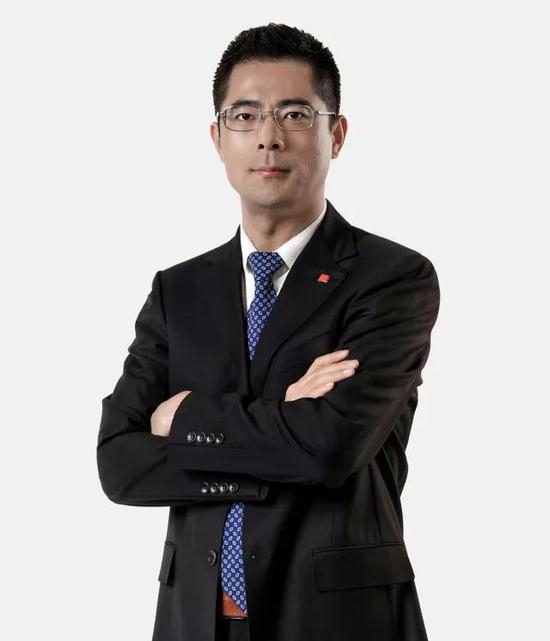 二十世纪及当代艺术部总经理&nbsp;&nbsp;李艳锋