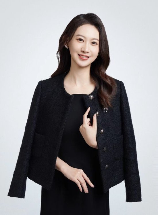 任命杜晨曦女士为轩灵珠宝零售中心市场营销总监童歆女士拥有北京大学