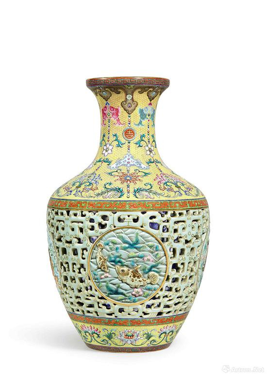清乾隆 洋彩黄地粉青透龙夹层吉庆有余玲珑尊 高40.8cm