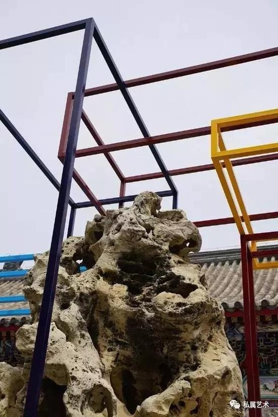 崔岫闻&nbsp; 装置&nbsp; &nbsp;《灵》 来自网络