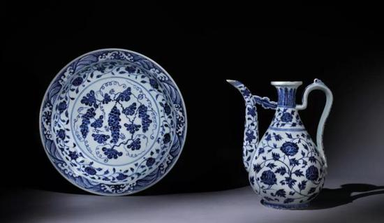 中国明時代早期染付(青花)執壺 明代永乐青花瓷的永恒魅力_