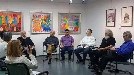 法中艺术家接受雅昌艺术网采访