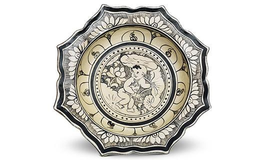 磁州窑白地黑花婴戏纹折沿菱口盆