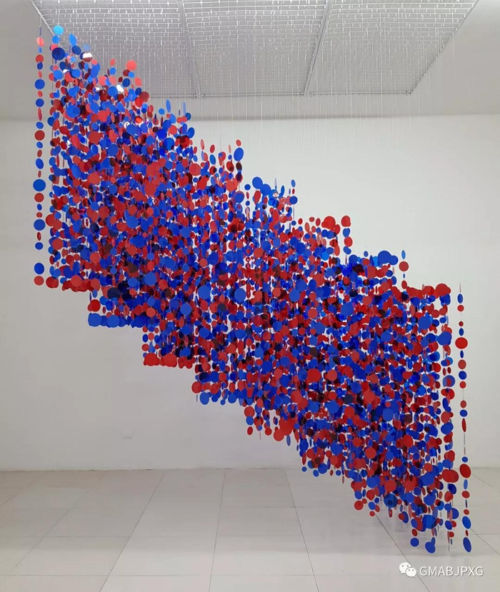 混沌中的秩序&nbsp;2019&nbsp;综合材料装置 240×336×120cm